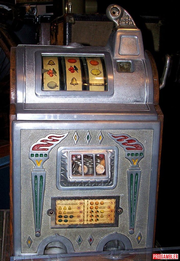 История игровых автоматов, когда создали первый казино слот?